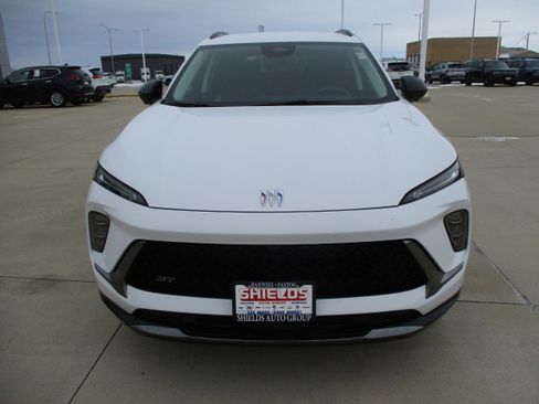 Used 2025 Buick Envision Sport Touring AWD/4WD image 9