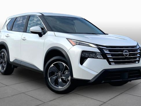 Used 2024 Nissan Rogue SV FWD image 3