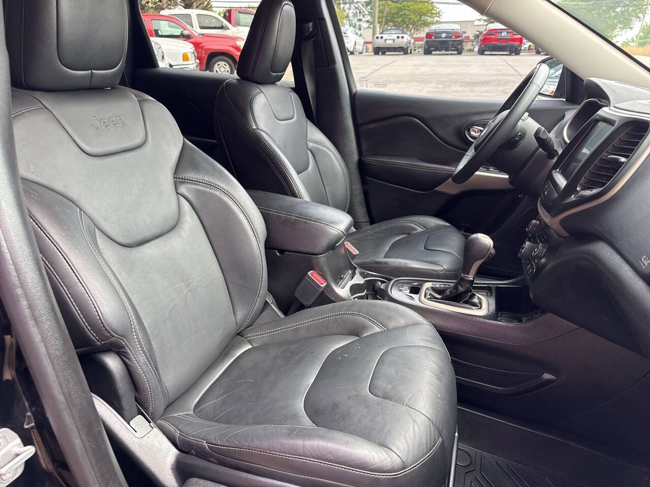 Used 2018 Jeep Cherokee Limited FWD image 14