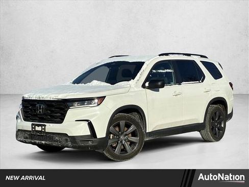 Used 2023 Honda Pilot Sport image 1