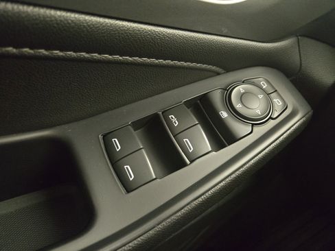 Certified 2023 Chevrolet Traverse LT image 26