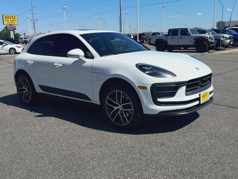 Used 2025 Porsche Macan AWD/4WD image 2