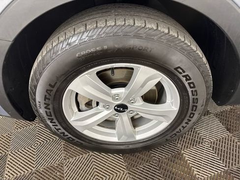 Certified 2024 Kia Sorento LX FWD image 30