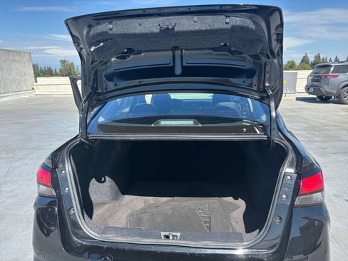 Used 2025 Nissan Versa SV FWD image 28