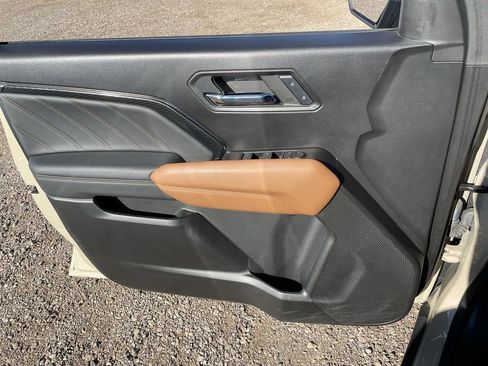 Used 2024 GMC Canyon AT4 image 21