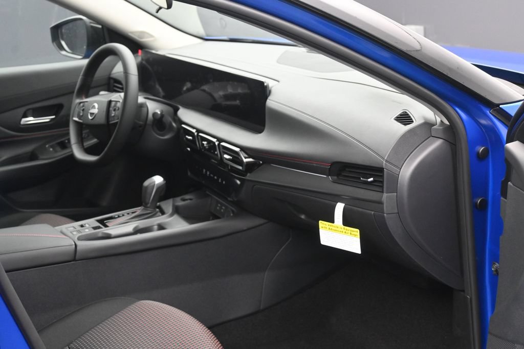 New 2026 Nissan Sentra SR w/ Floor Mat Package FWD image 6
