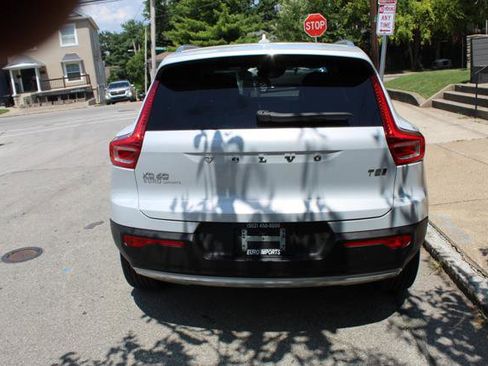 Used 2020 Volvo XC40 T5 Momentum w/ Protection Package image 6