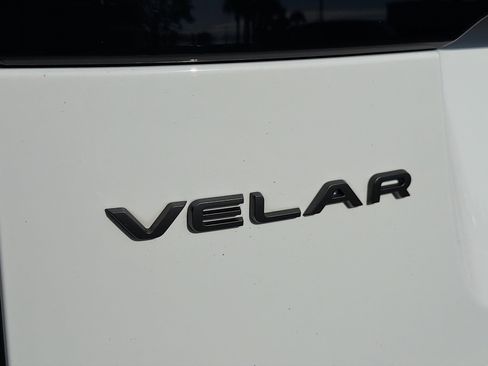 Used 2025 Land Rover Range Rover Velar Dynamic SE image 11