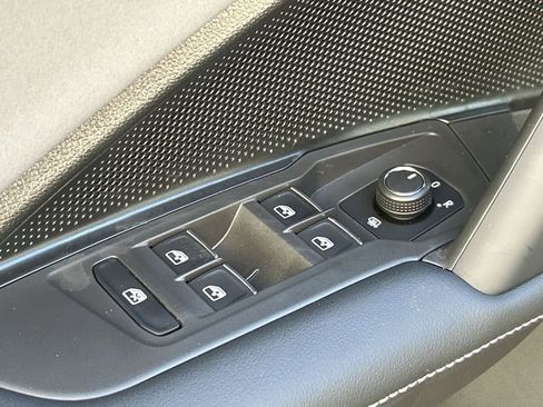 New 2026 Volkswagen Tiguan SE AWD/4WD image 17