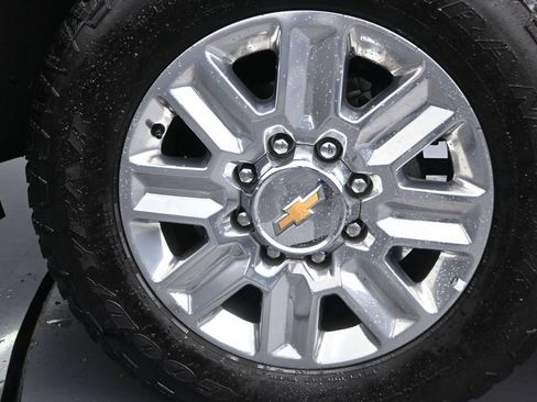 Used 2024 Chevrolet Silverado 2500 High Country w/ High Country Premium Package AWD/4WD image 11