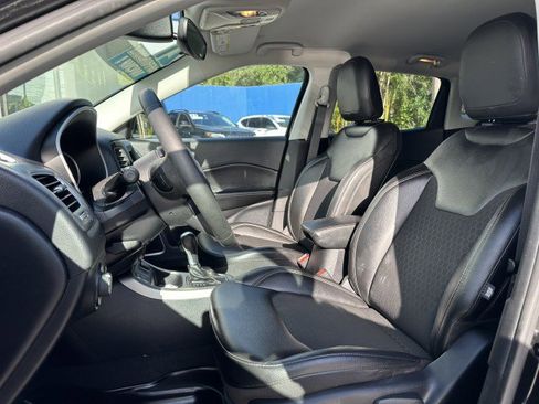 Used 2021 Jeep Compass Latitude image 14