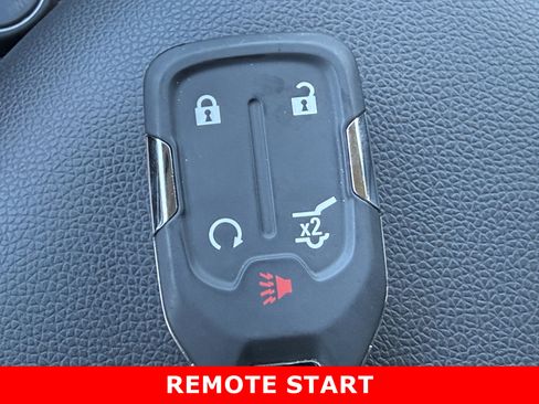 Used 2023 GMC Acadia SLT w/ Elevation Edition image 18