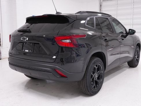 New 2026 Chevrolet Trax LT w/ Driver Confidence Package FWD image 5