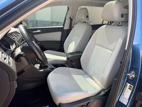 Used 2018 Volkswagen Tiguan SEL AWD/4WD image 13