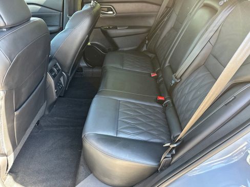 Certified 2024 Nissan Rogue Platinum w/ Platinum Premium Package AWD/4WD image 19