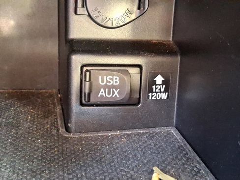 Used 2013 Toyota Camry LE image 24