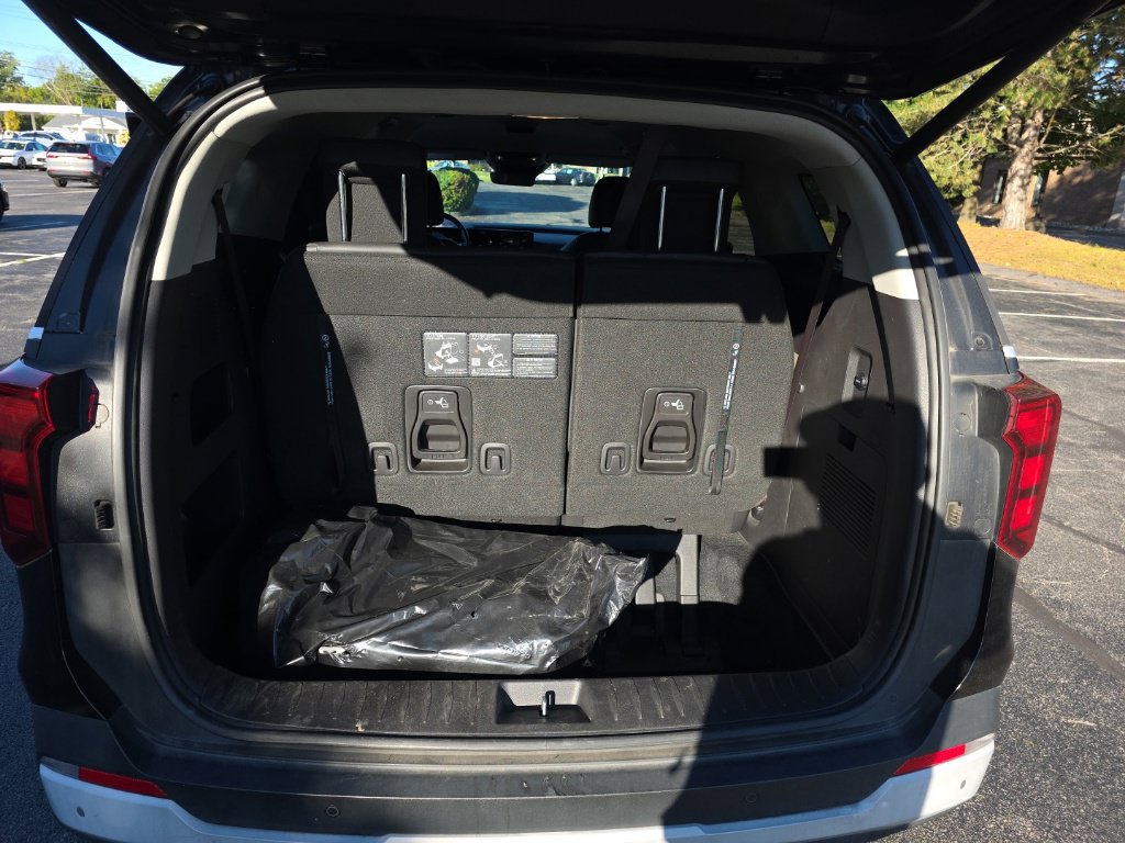 Used 2025 Kia Carnival EX FWD image 27