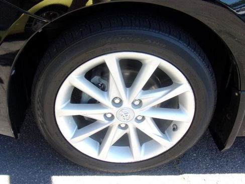 Used 2012 Toyota Prius V Five image 3