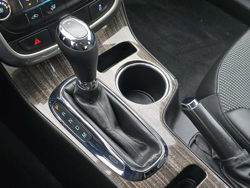 Used 2015 Chevrolet Malibu LT w/ Power Convenience Package image 22