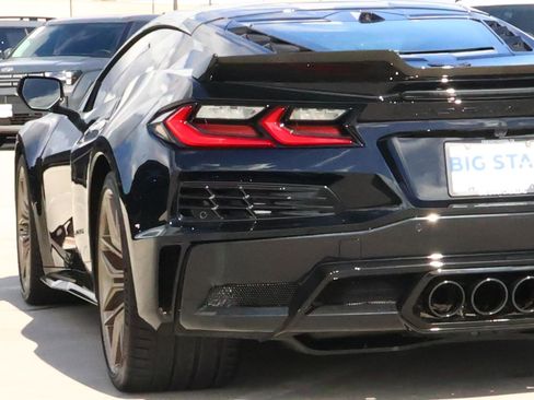 Used 2023 Chevrolet Corvette Z06 image 9