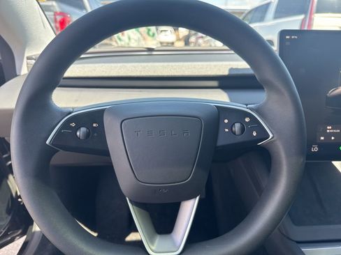 Used 2025 Tesla Model 3 Long Range image 7