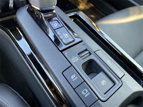 Used 2024 Toyota Prius Limited image 15