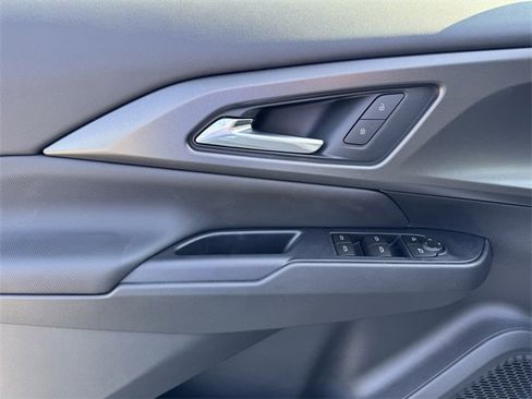 New 2026 Chevrolet Equinox EV LT image 12