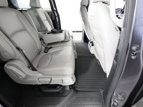 Used 2018 Honda Odyssey Touring image 23
