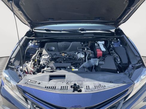 Used 2021 Toyota Camry SE FWD image 8
