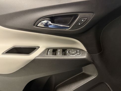 Used 2020 Chevrolet Equinox LS w/ LPO, Floor Liner Package image 22