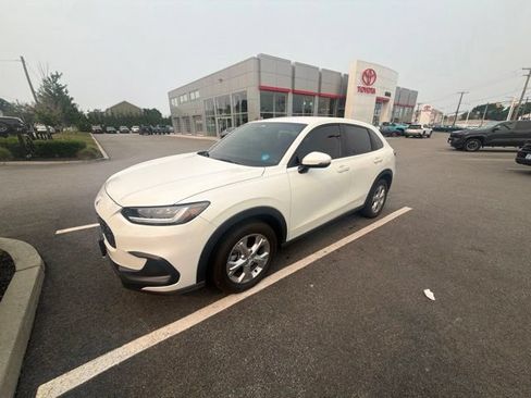 Used 2024 Honda HR-V LX image 4