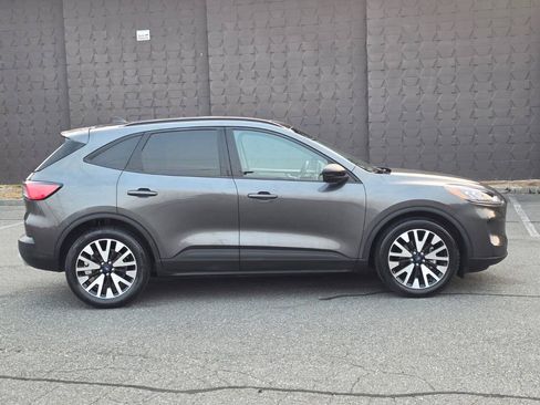 Used 2020 Ford Escape SE Sport FWD image 4