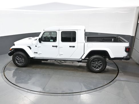 New 2026 Jeep Gladiator Sport image 19