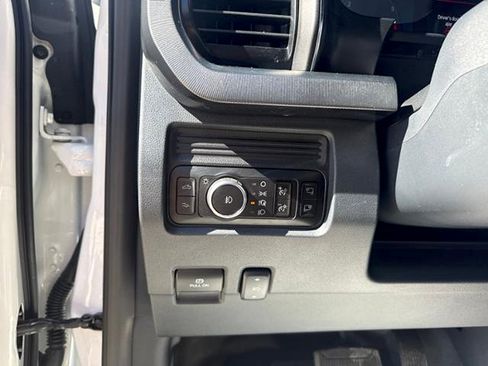 Used 2026 Ford F250 Platinum AWD/4WD image 13