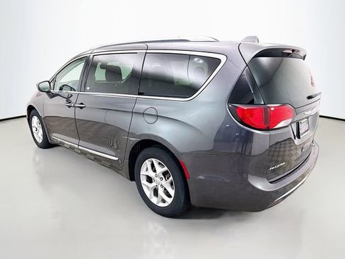 Used 2019 Chrysler Pacifica Touring-L Plus w/ Tire & Wheel Group image 6