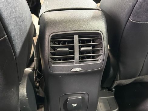 Used 2020 Ford Escape Titanium w/ Titanium Premium Package 2.0 AWD/4WD image 29