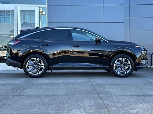 Used 2025 Nissan Murano SL image 2