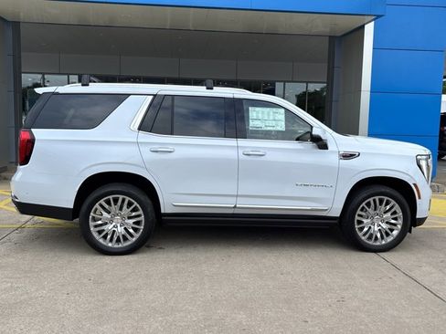 New 2026 GMC Yukon Denali w/ Sun & Power Step Package image 2