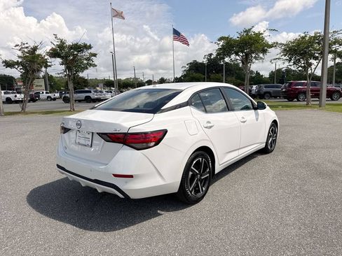 Used 2024 Nissan Sentra SV FWD image 3