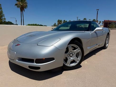Used 1998 Chevrolet Corvette Coupe w/ Roof Pkg RWD image 6