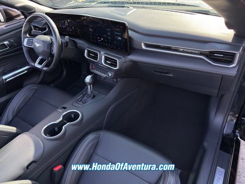 Used 2025 Ford Mustang Premium RWD image 10