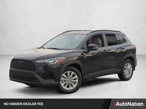 Used 2023 Toyota Corolla Cross LE w/ Moonroof Package FWD image 1