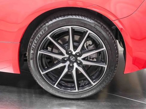 Used 2025 Toyota GR86 w/ ALL Weather Mat Package (TMS) image 9