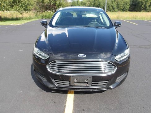 Used 2015 Ford Fusion SE FWD image 3