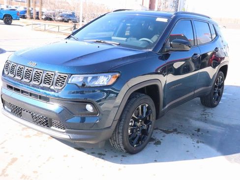 New 2026 Jeep Compass Latitude image 10