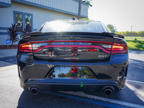 Used 2016 Dodge Charger SRT w/ Harman/Kardon Audio Group RWD image 5