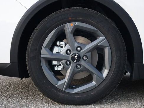 New 2025 Kia K4 LXS image 9