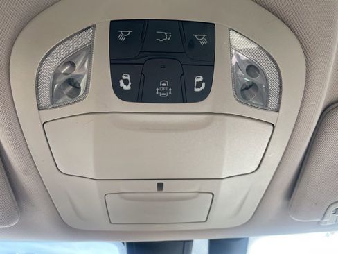 Used 2018 Chrysler Pacifica Touring-L Plus w/ Tire & Wheel Group image 21