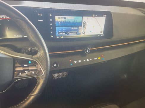 Used 2024 Nissan Ariya FWD image 10