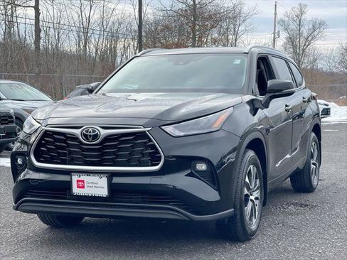 Certified 2024 Toyota Highlander XLE image 13